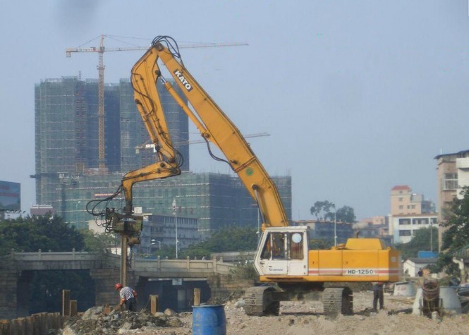 挖機(jī)打樁臂改裝、打樁臂改裝、打樁臂挖機(jī)